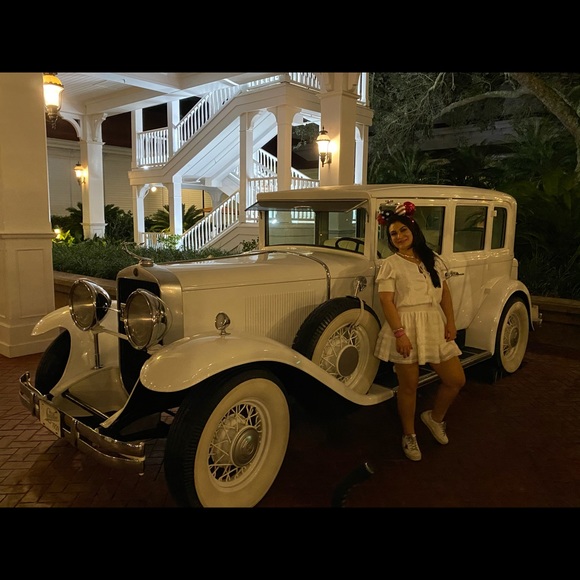 MEET YOUR POSHER - Picture 9 of 9